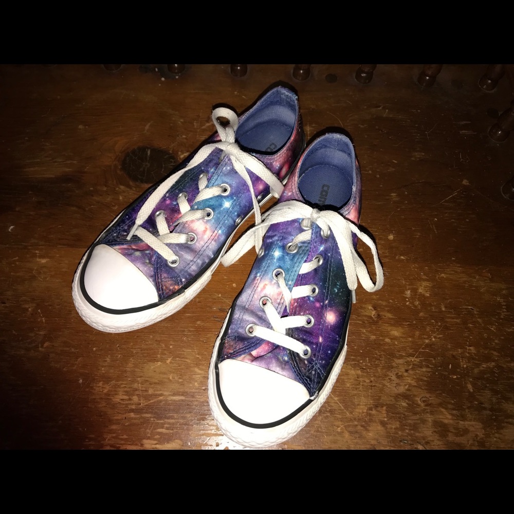 Youth Converse size 3